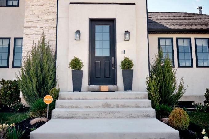 How to Choose the Best Doorbell Camera 4 vivint doorbell camera pro 680w